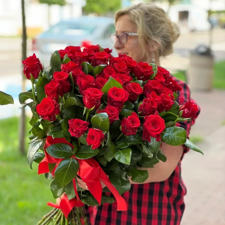 bukiet czerwonych roz rozgrzana milosc