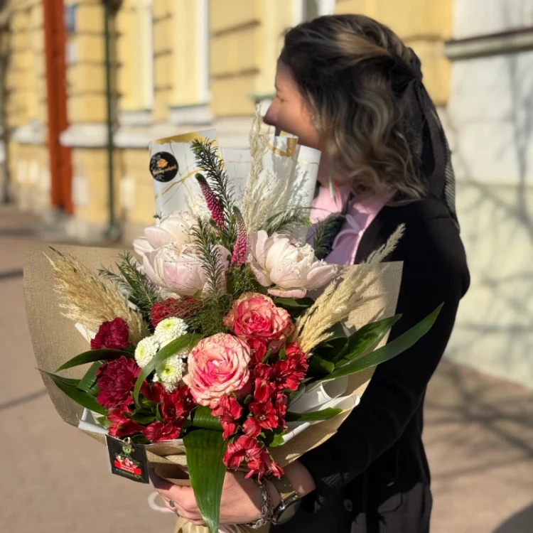 bukiet subtelne wyznanie - rozany zakatek.webp